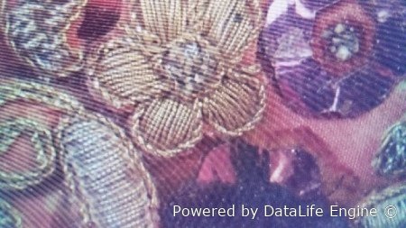 Частички сохранившихся пелёнок Иисуса Христа.